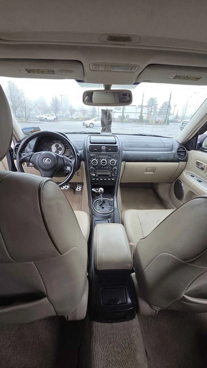 2005 Lexus IS 1st Gen - Image 16 of 20