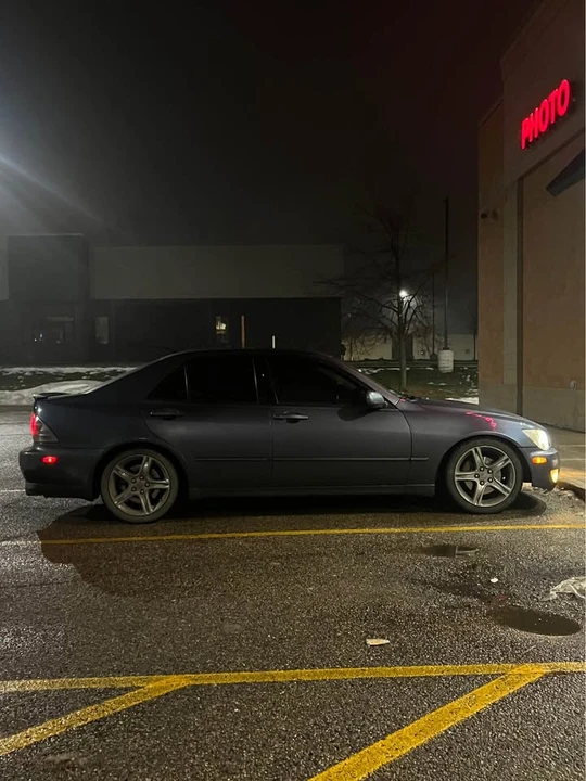 2005 Lexus IS 1st Gen - Image 9 of 11