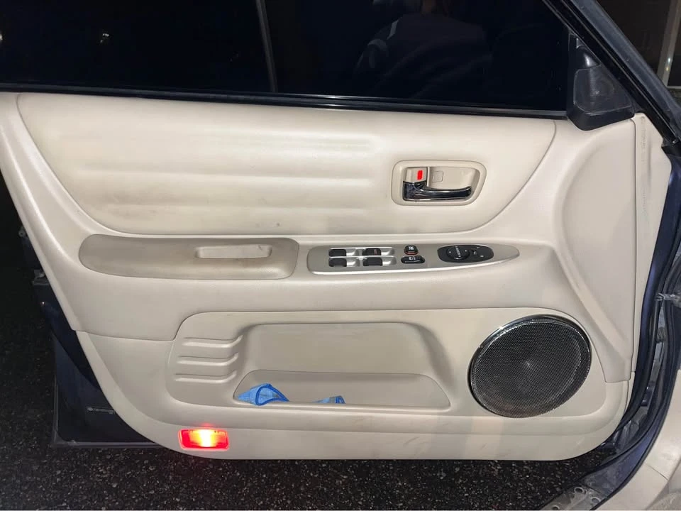 2005 Lexus IS 1st Gen - Image 4 of 11