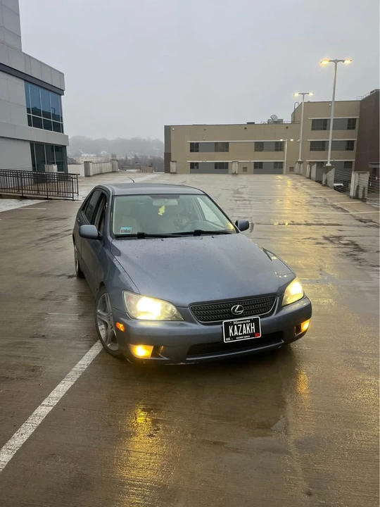 2005 Lexus IS 1st Gen - Image 2 of 11