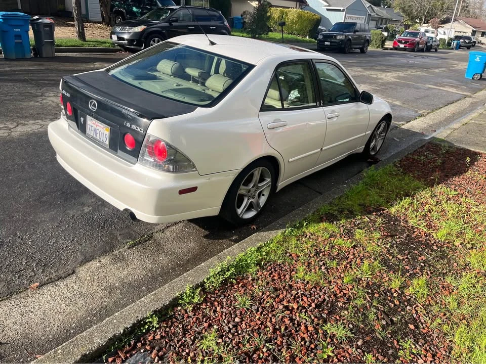 2005 Lexus IS 2nd Gen - Image 5 of 6