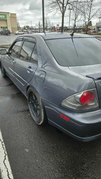 2005 Lexus IS 1st Gen - Image 9 of 20