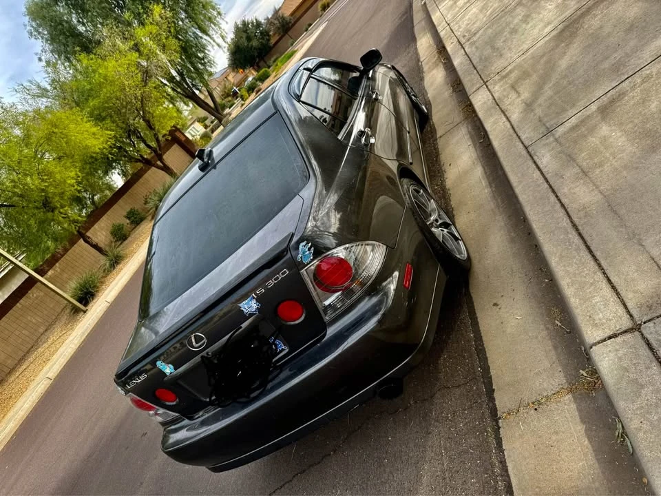2005 Lexus IS 2nd Gen - Image 2 of 10