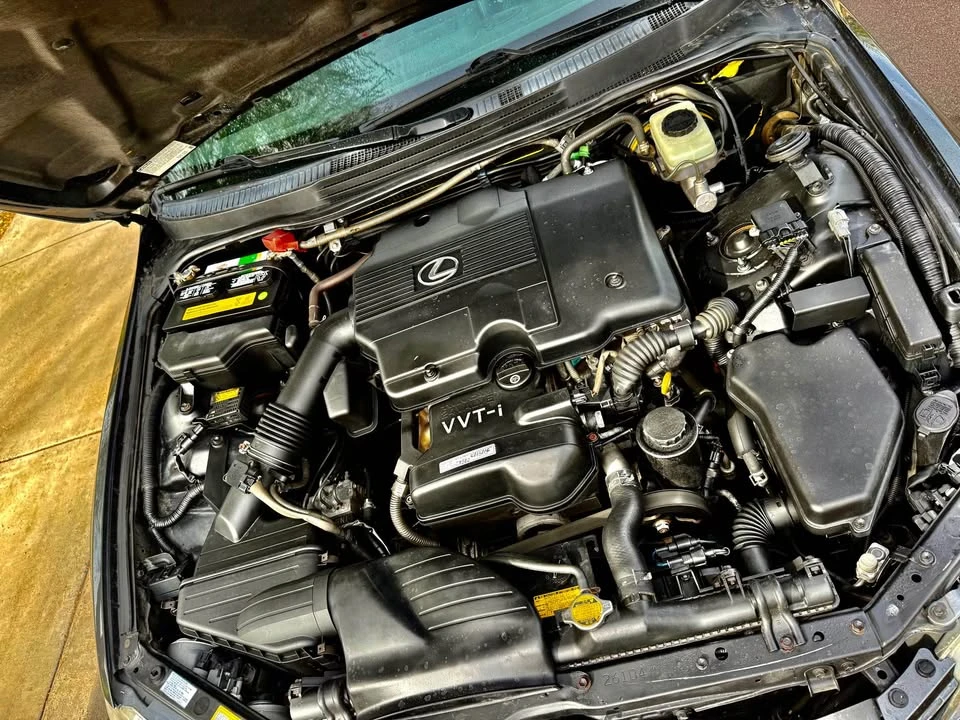 2005 Lexus IS 2nd Gen - Image 9 of 10
