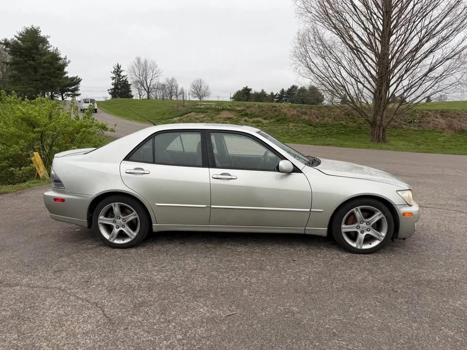 2005 Lexus IS 1st Gen - Image 4 of 17