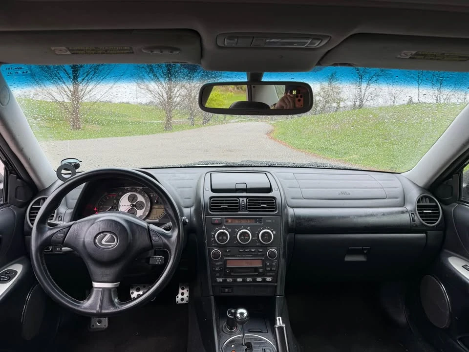 2005 Lexus IS 1st Gen - Image 12 of 17