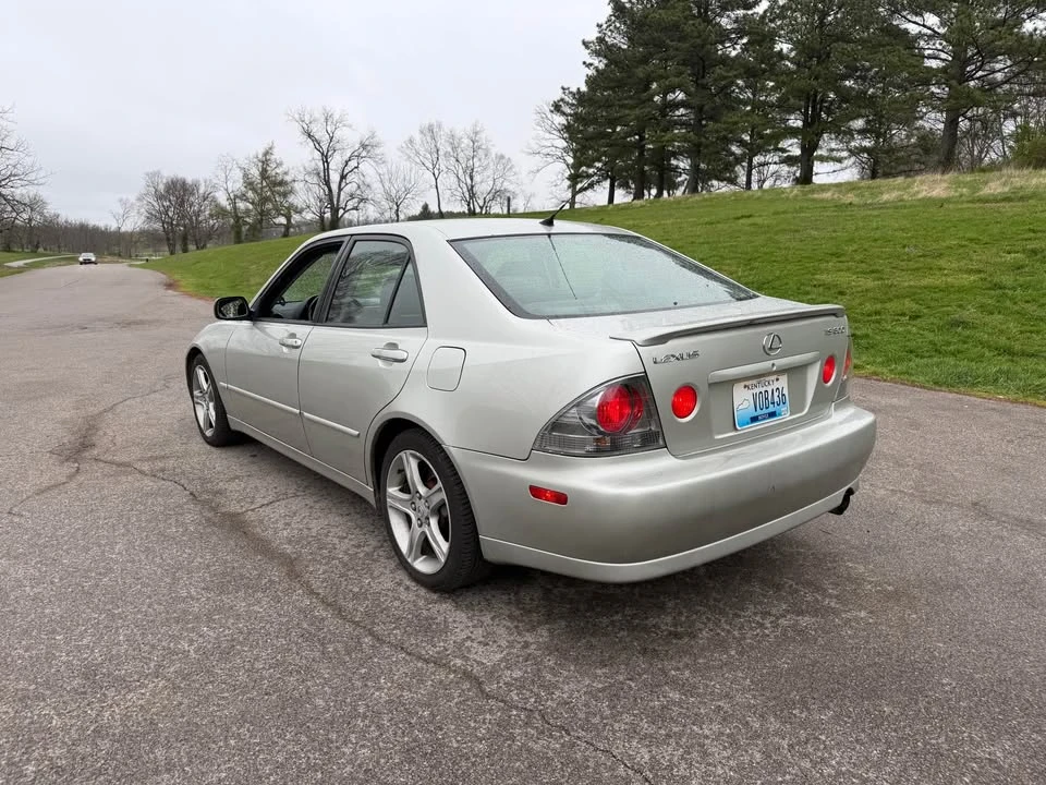 2005 Lexus IS 1st Gen - Image 7 of 17