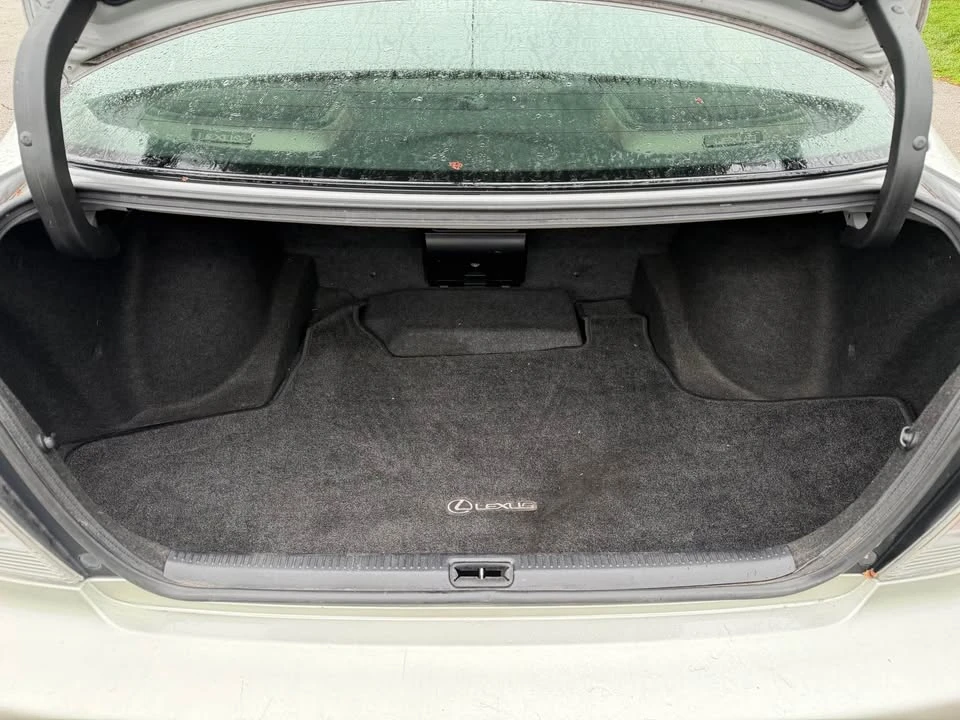 2005 Lexus IS 1st Gen - Image 14 of 17