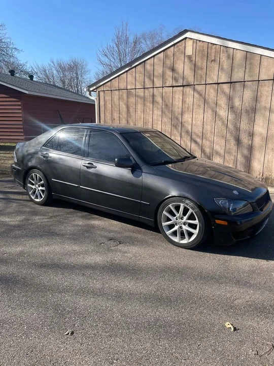 2005 Lexus IS 1st Gen - Image 4 of 19