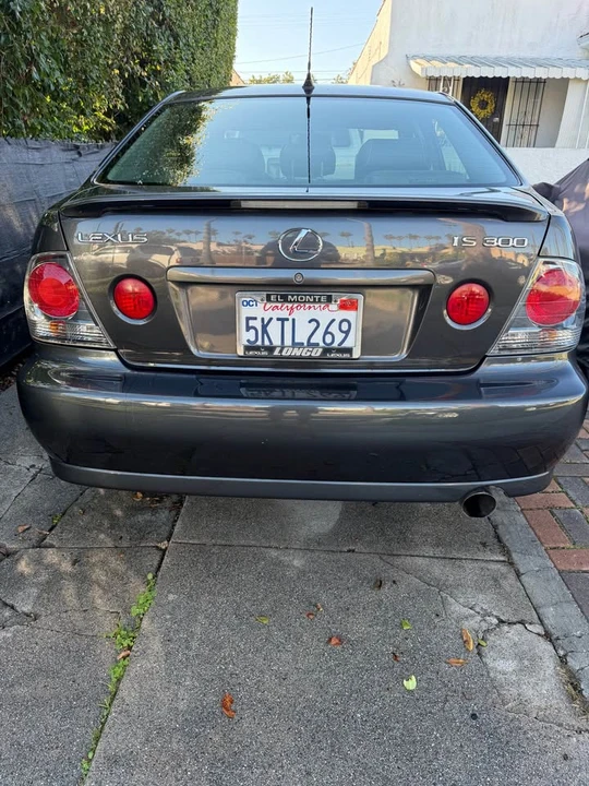 2005 Lexus IS 1st Gen - Image 17 of 18