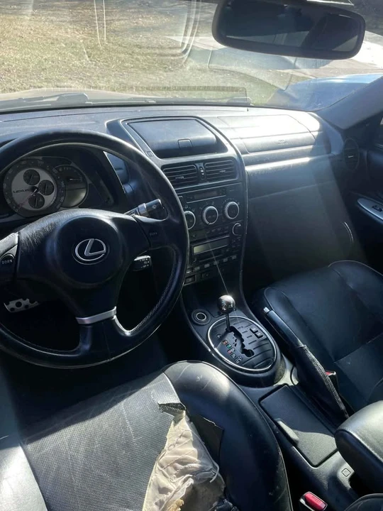 2005 Lexus IS 1st Gen - Image 11 of 19
