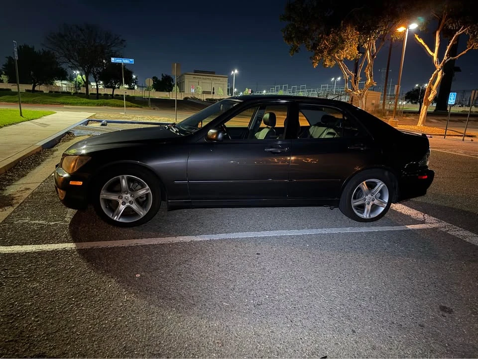 2005 Lexus IS 1st Gen - Image 2 of 18