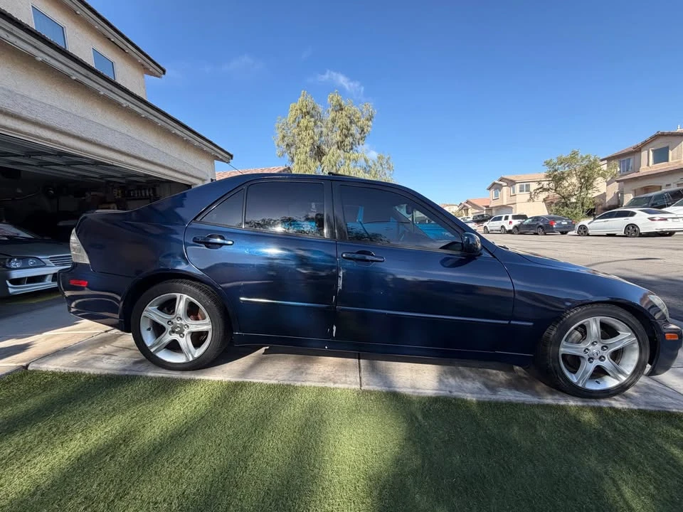 2005 Lexus IS 1st Gen - Image 17 of 20