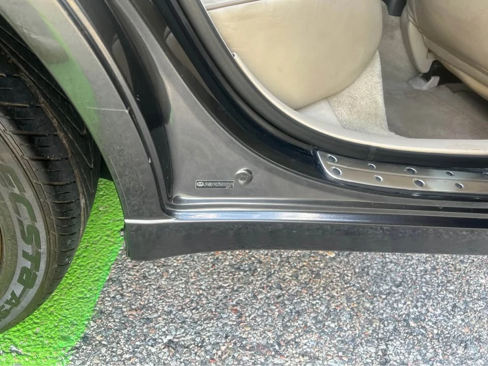 2005 Lexus IS 1st Gen - Image 5 of 12