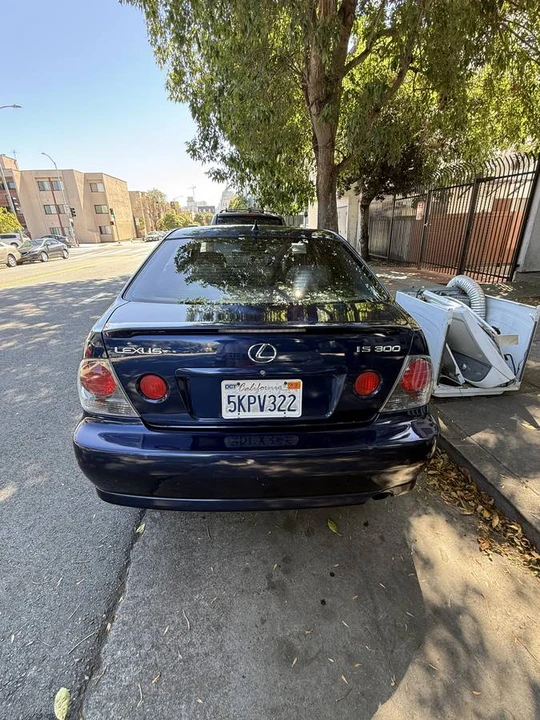 2005 Lexus IS 1st Gen - Image 7 of 14