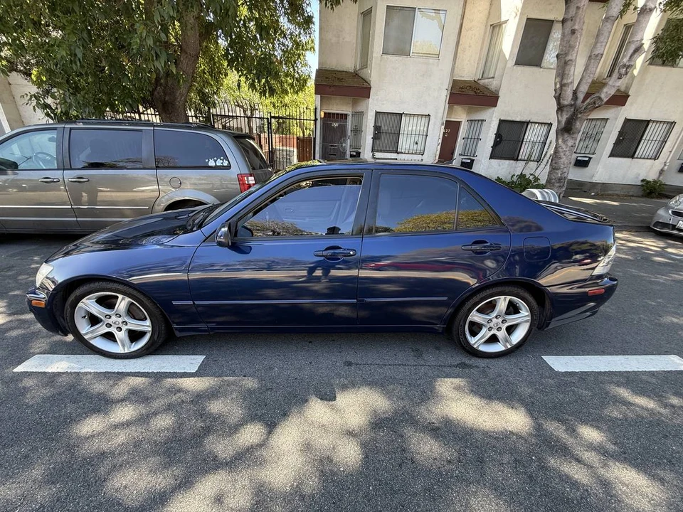 2005 Lexus IS 1st Gen - Image 13 of 14