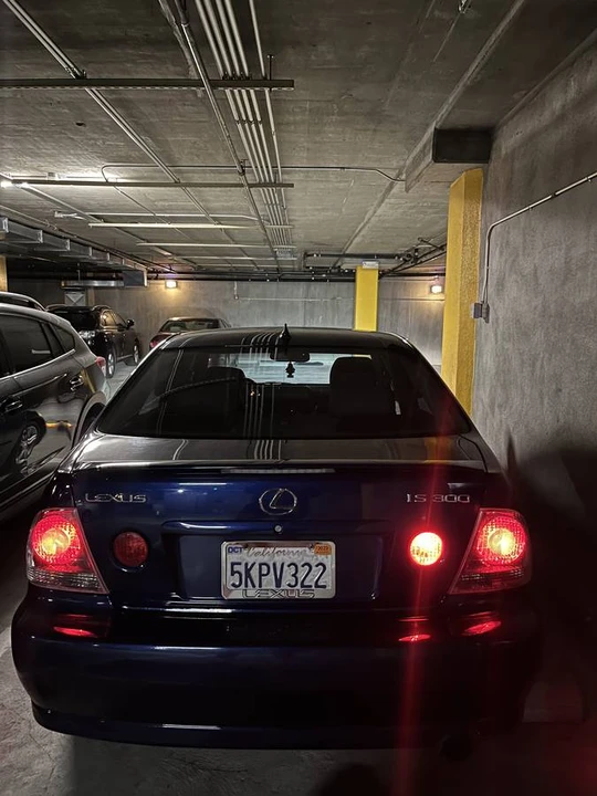 2005 Lexus IS 1st Gen - Image 9 of 14