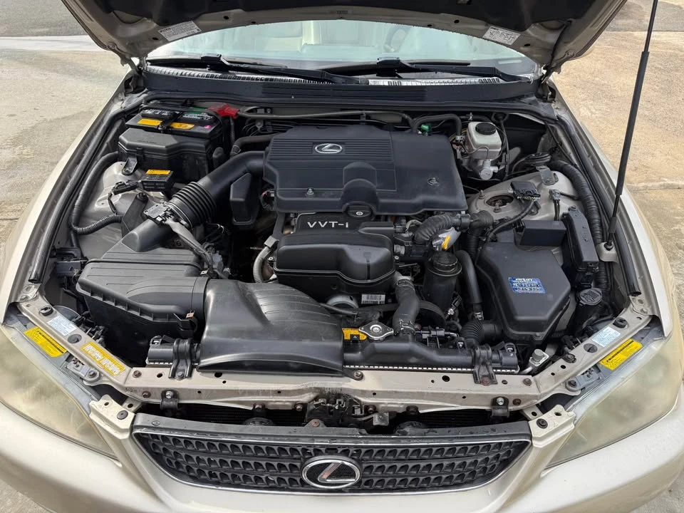 2005 Lexus IS 1st Gen - Image 5 of 10