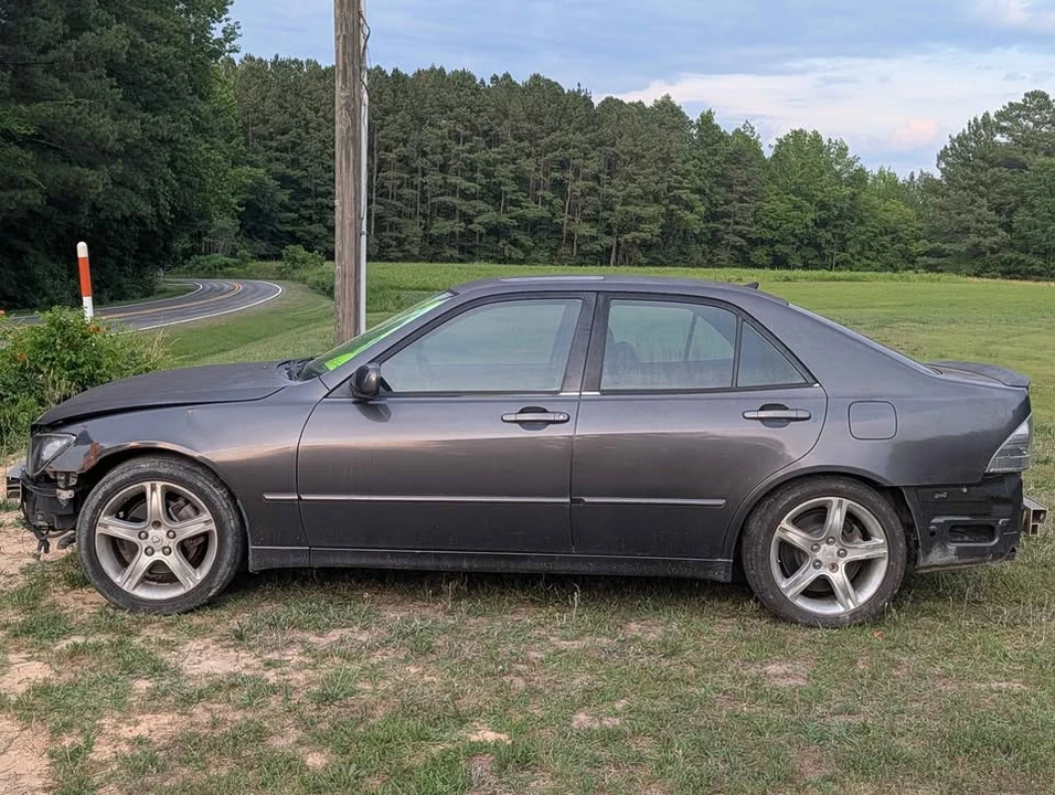 2005 Lexus IS 1st Gen - Image 3 of 5