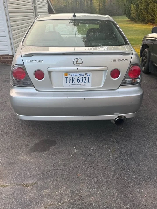 2005 Lexus IS 1st Gen - Image 3 of 5