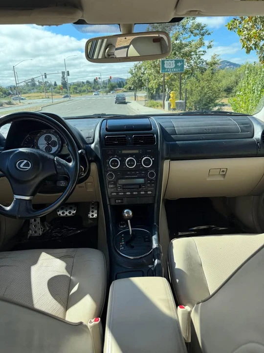 2005 Lexus IS 1st Gen - Image 14 of 16