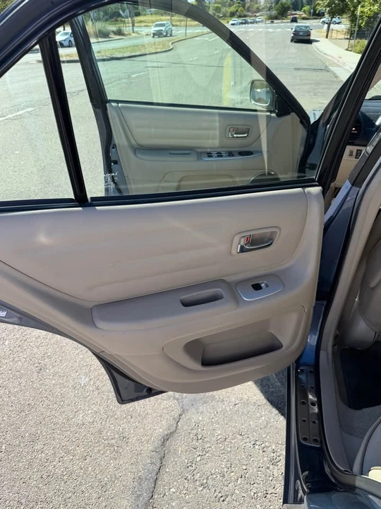 2005 Lexus IS 1st Gen - Image 11 of 16