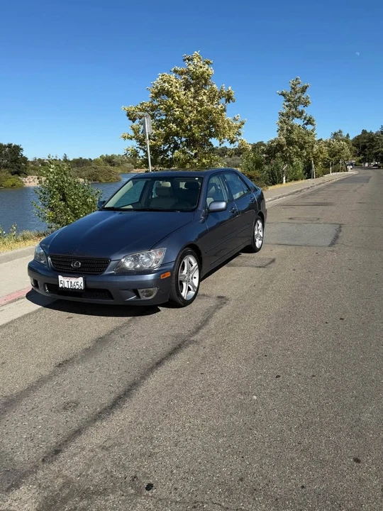 2005 Lexus IS 1st Gen - Image 2 of 16