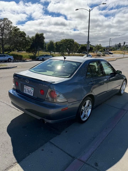 2005 Lexus IS 1st Gen - Image 5 of 16