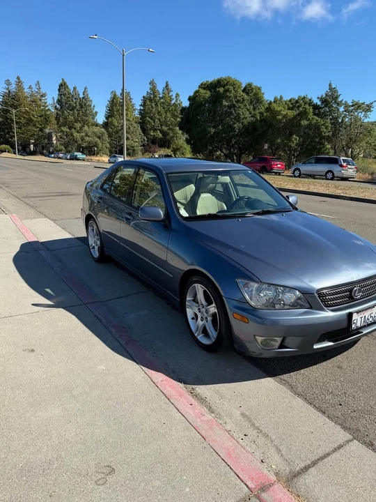 2005 Lexus IS 1st Gen - Image 4 of 16