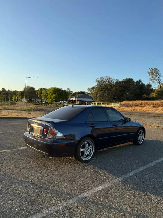 2005 Lexus IS 1st Gen - Image 4 of 13