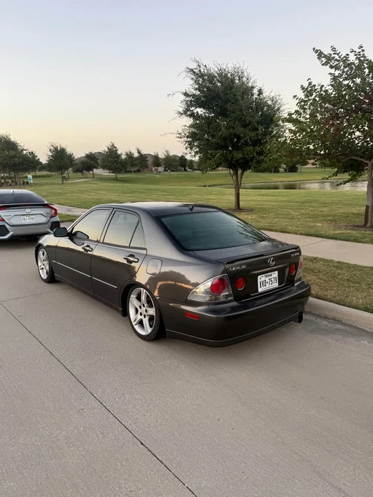 2005 Lexus IS 1st Gen - Image 2 of 5