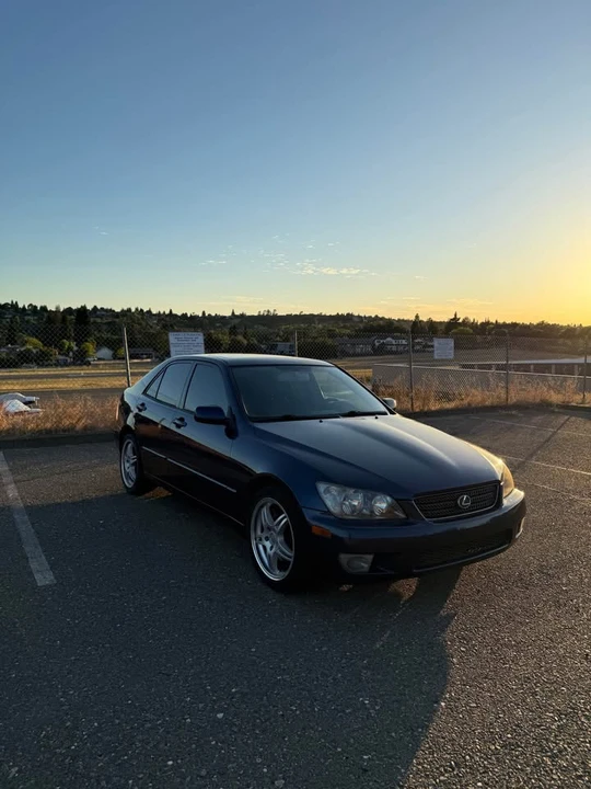 2005 Lexus IS 1st Gen - Image 6 of 13
