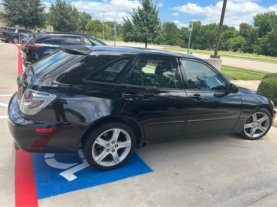 2005 Lexus IS 1st Gen - Image 2 of 20