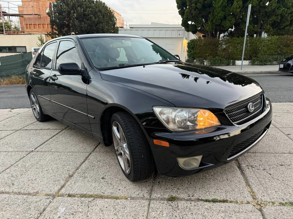 2005 Lexus IS 1st Gen - Image 9 of 12