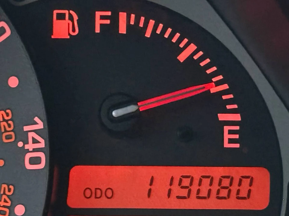 2005 Lexus IS 1st Gen - Image 2 of 12