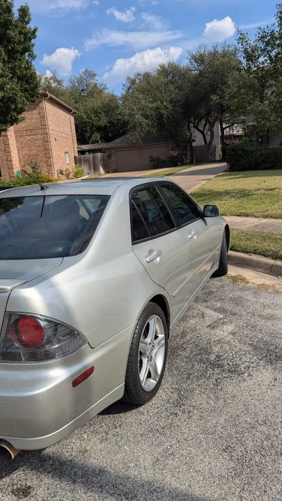 2005 Lexus IS 1st Gen - Image 5 of 9