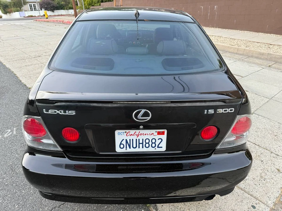 2005 Lexus IS 1st Gen - Image 7 of 12