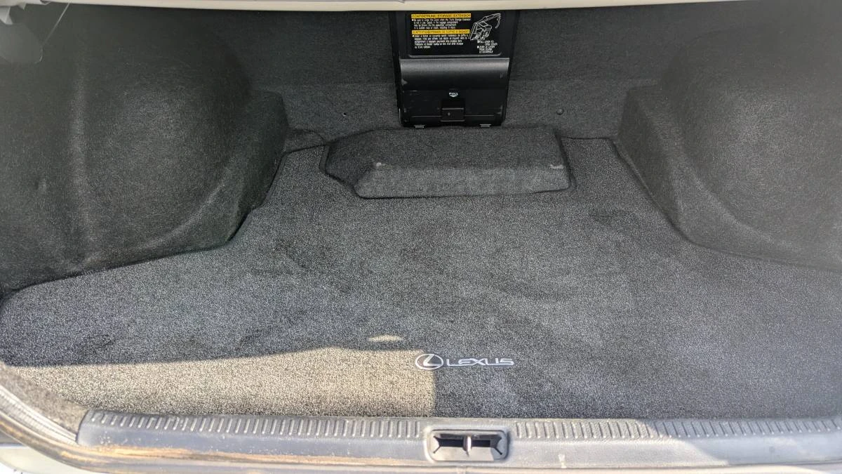 2005 Lexus IS 1st Gen - Image 6 of 9
