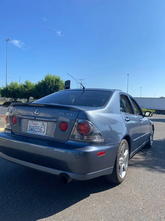 2005 Lexus IS 1st Gen - Image 4 of 9