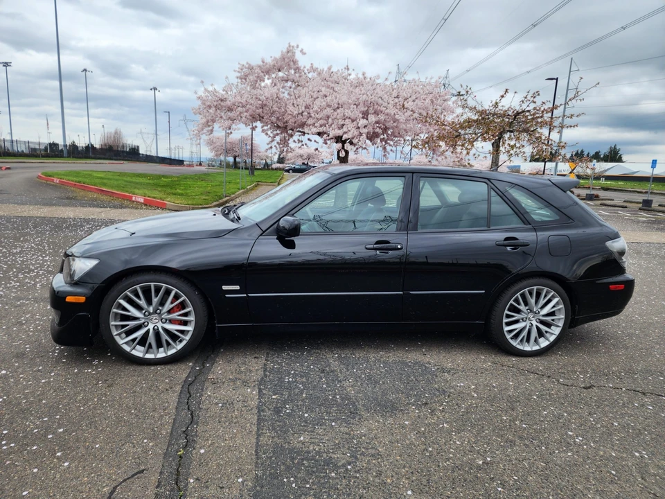 2005 Lexus IS 1st Gen - Image 18 of 31