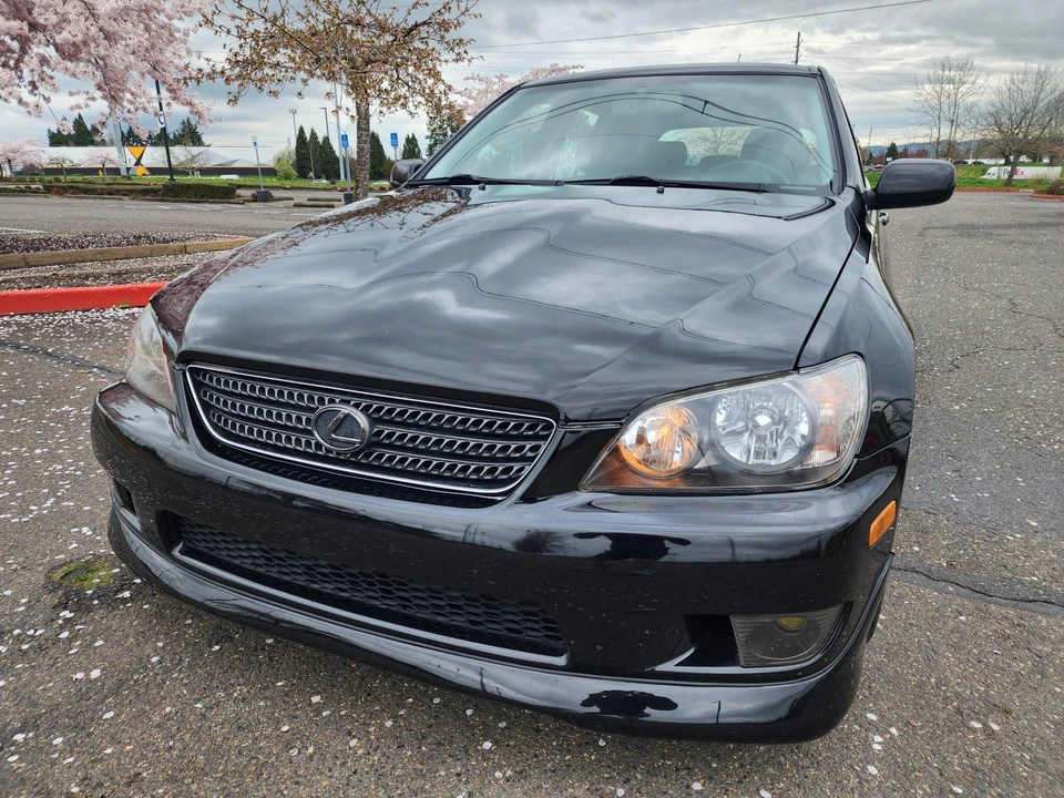 2005 Lexus IS 1st Gen - Image 5 of 31