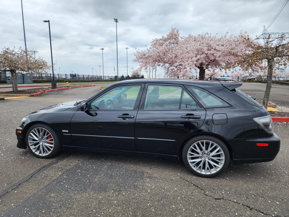 2005 Lexus IS 1st Gen - Image 20 of 31