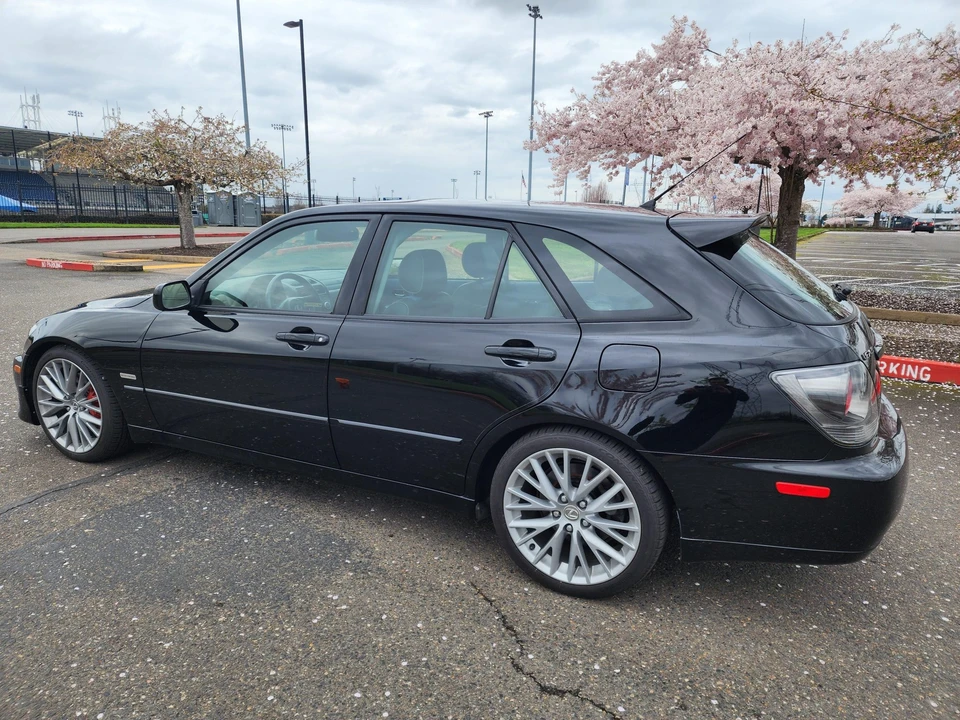 2005 Lexus IS 1st Gen - Image 21 of 31