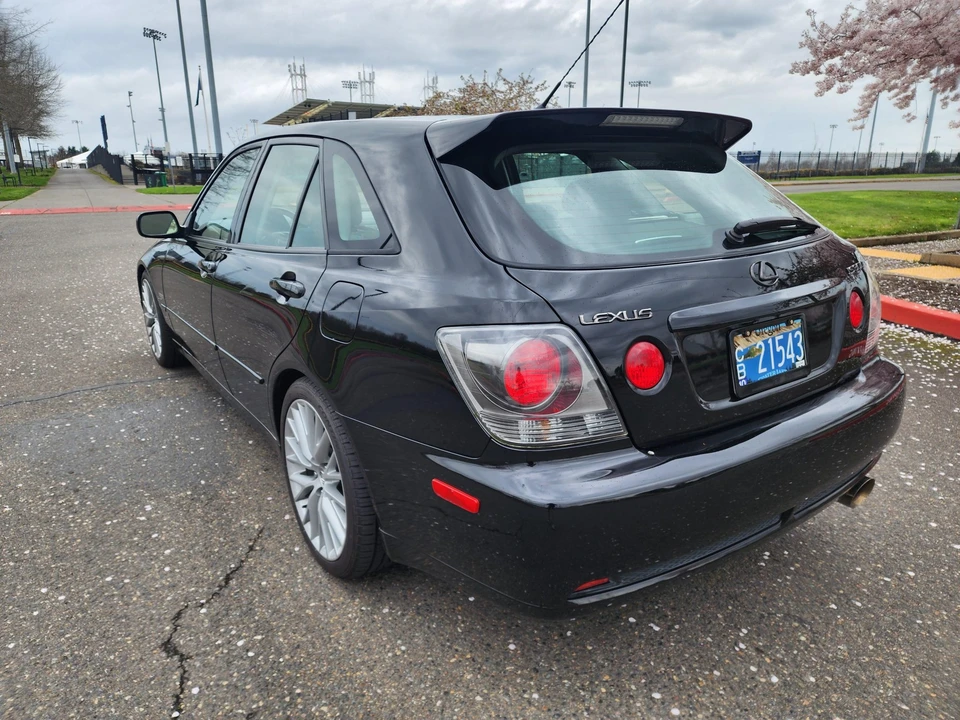 2005 Lexus IS 1st Gen - Image 23 of 31