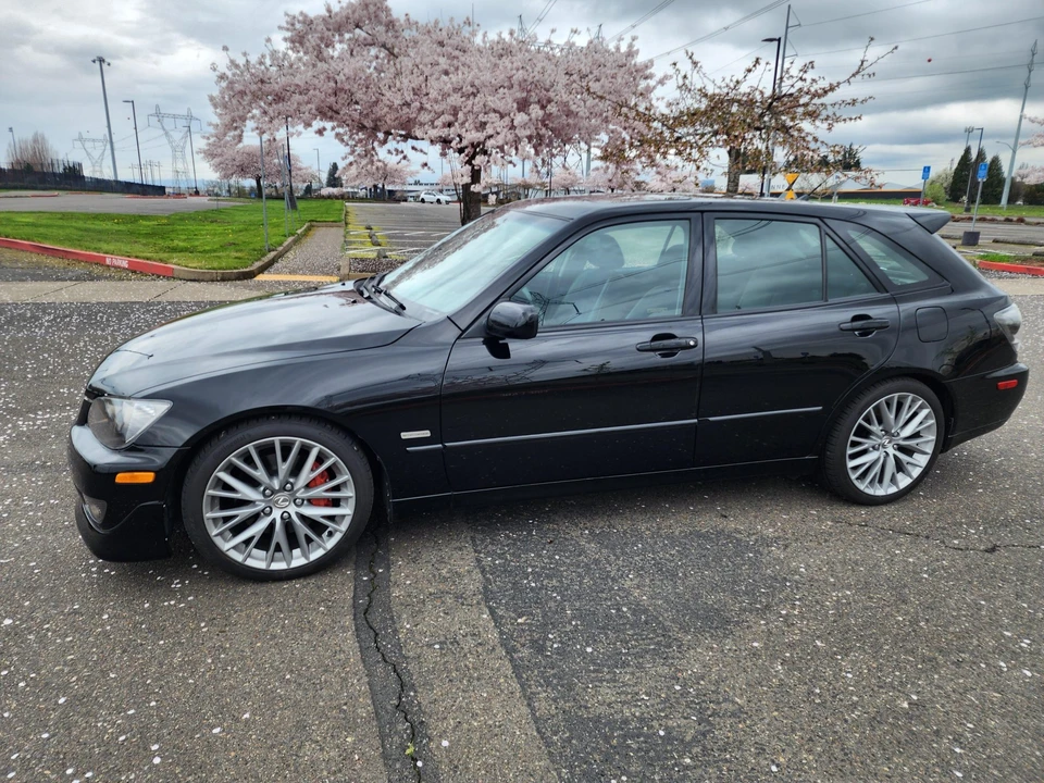 2005 Lexus IS 1st Gen - Image 15 of 31