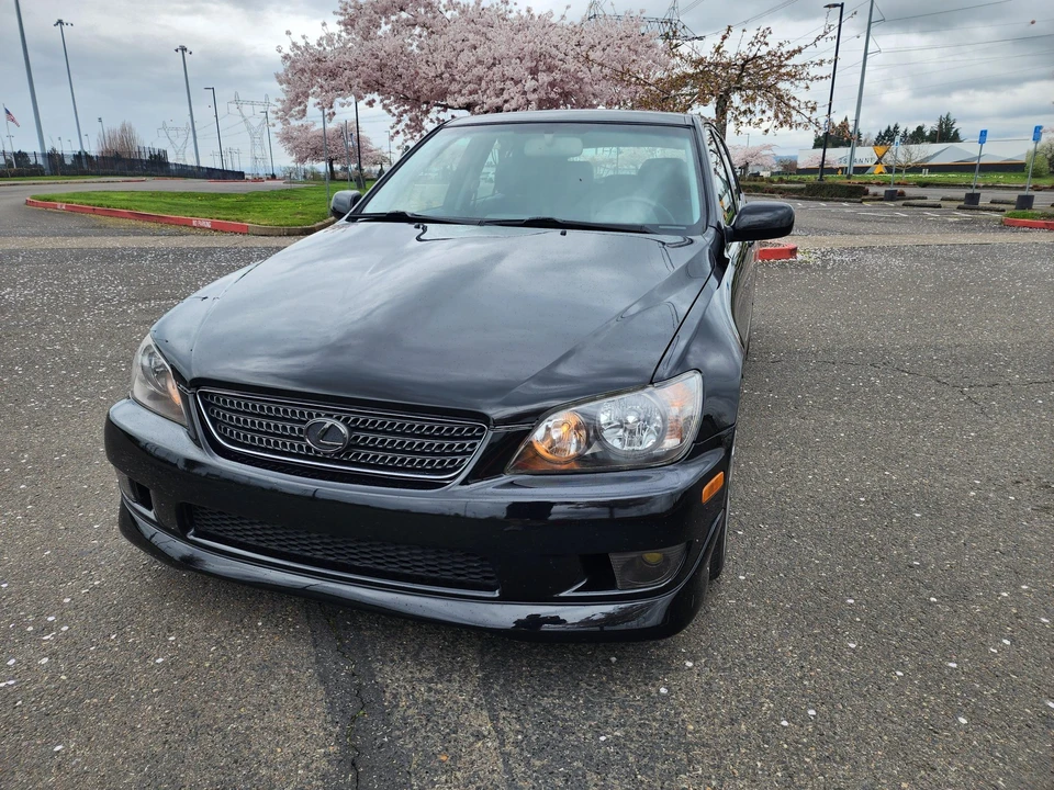 2005 Lexus IS 1st Gen - Image 4 of 31