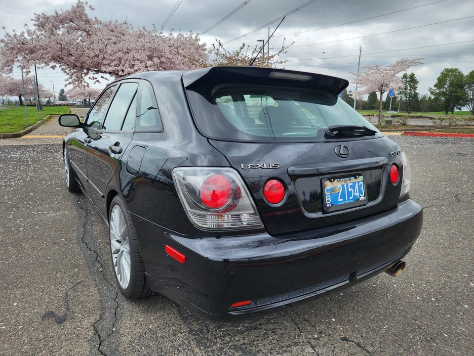 2005 Lexus IS 1st Gen - Image 24 of 31