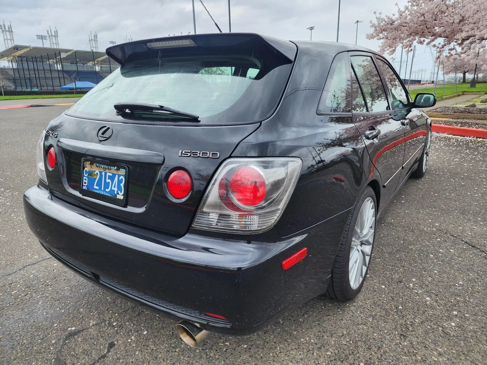 2005 Lexus IS 1st Gen - Image 29 of 31