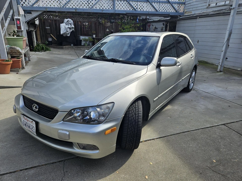 2005 Lexus IS 1st Gen - Image 8 of 31