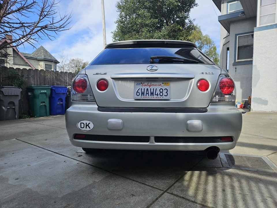 2005 Lexus IS 1st Gen - Image 17 of 31